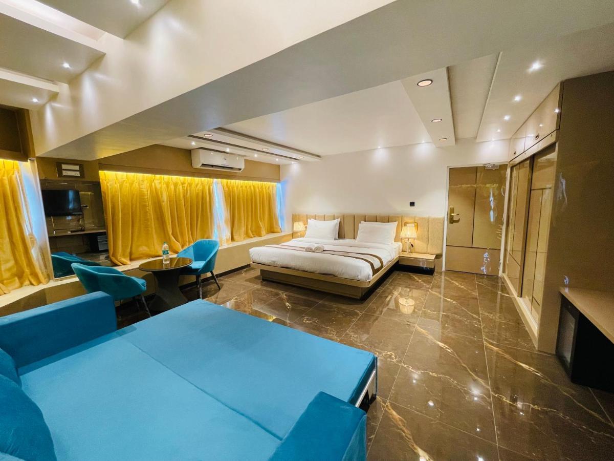 Home2 Renaissance Club Мумбаи Экстерьер фото