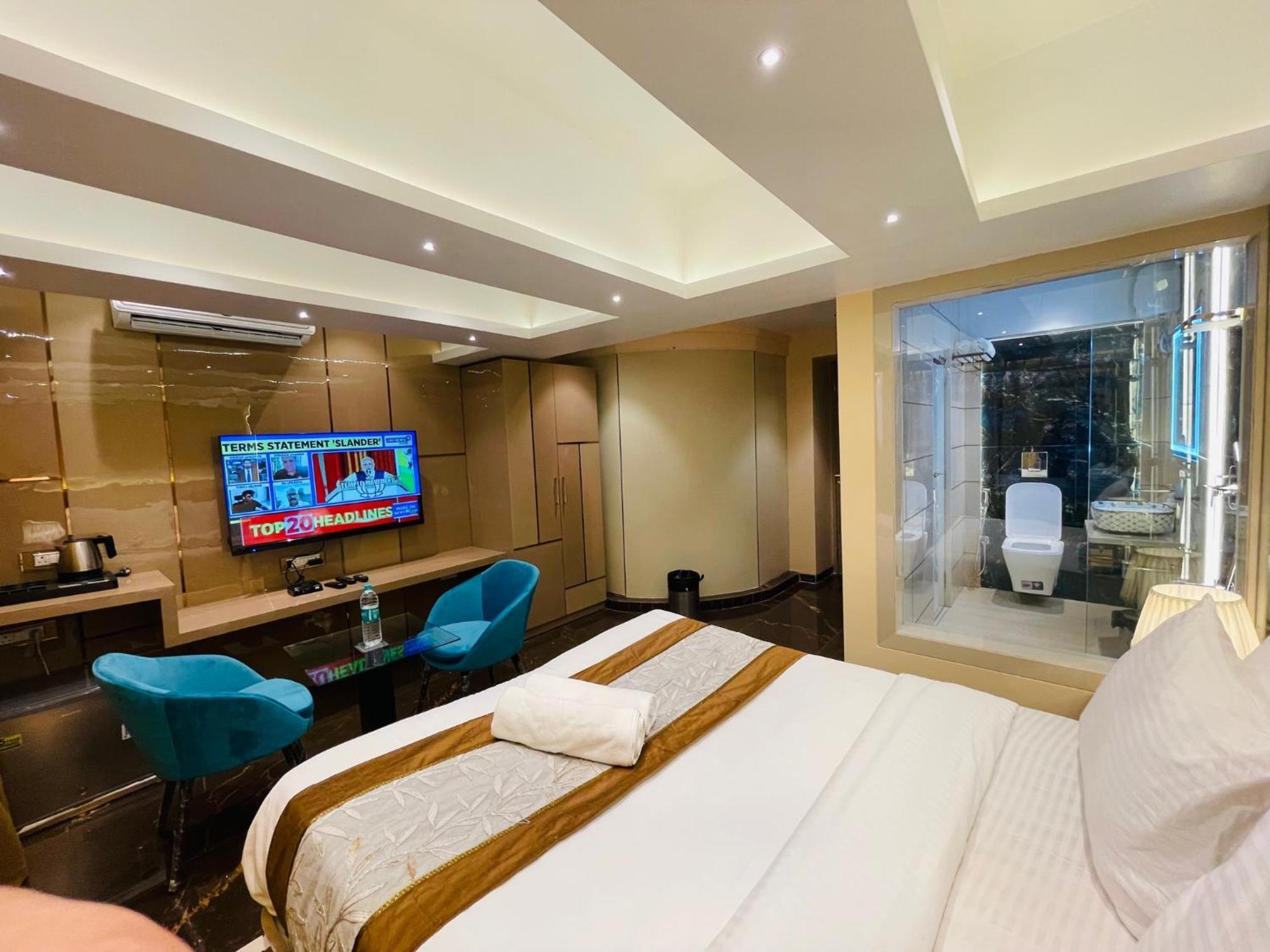 Home2 Renaissance Club Мумбаи Экстерьер фото